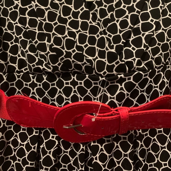 Sleeveless Corey P Dress - Picture 3 of 7